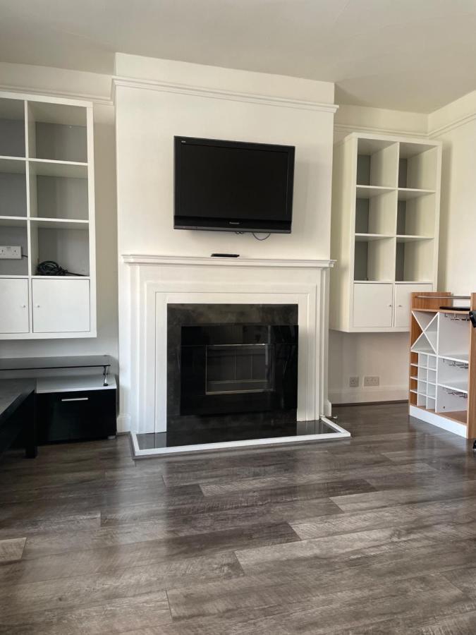Bright And Spacious 2 Bedroom Apartment Саттон Экстерьер фото